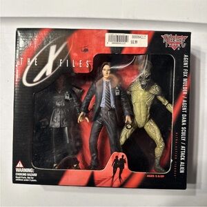 Vintage McFarlane Toys “The X-Files” Set of Three Action Figures